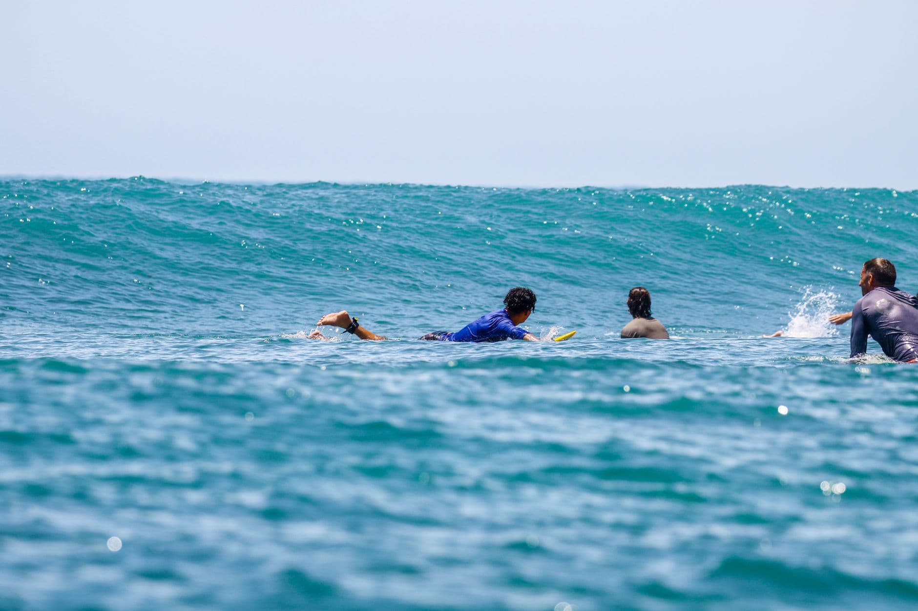 Surfcamp als Anfänger: Was dich in der ersten Woche erwartet